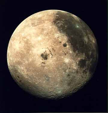 Первые снимки обратной стороны Луны